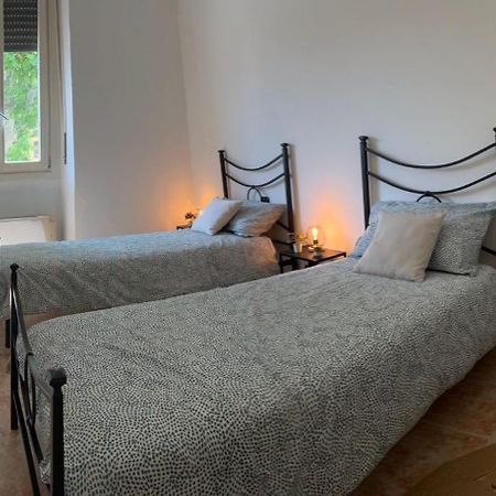 Casa Polly 2 - Ampio E Comodo Appartamento A Voghera Exteriör bild