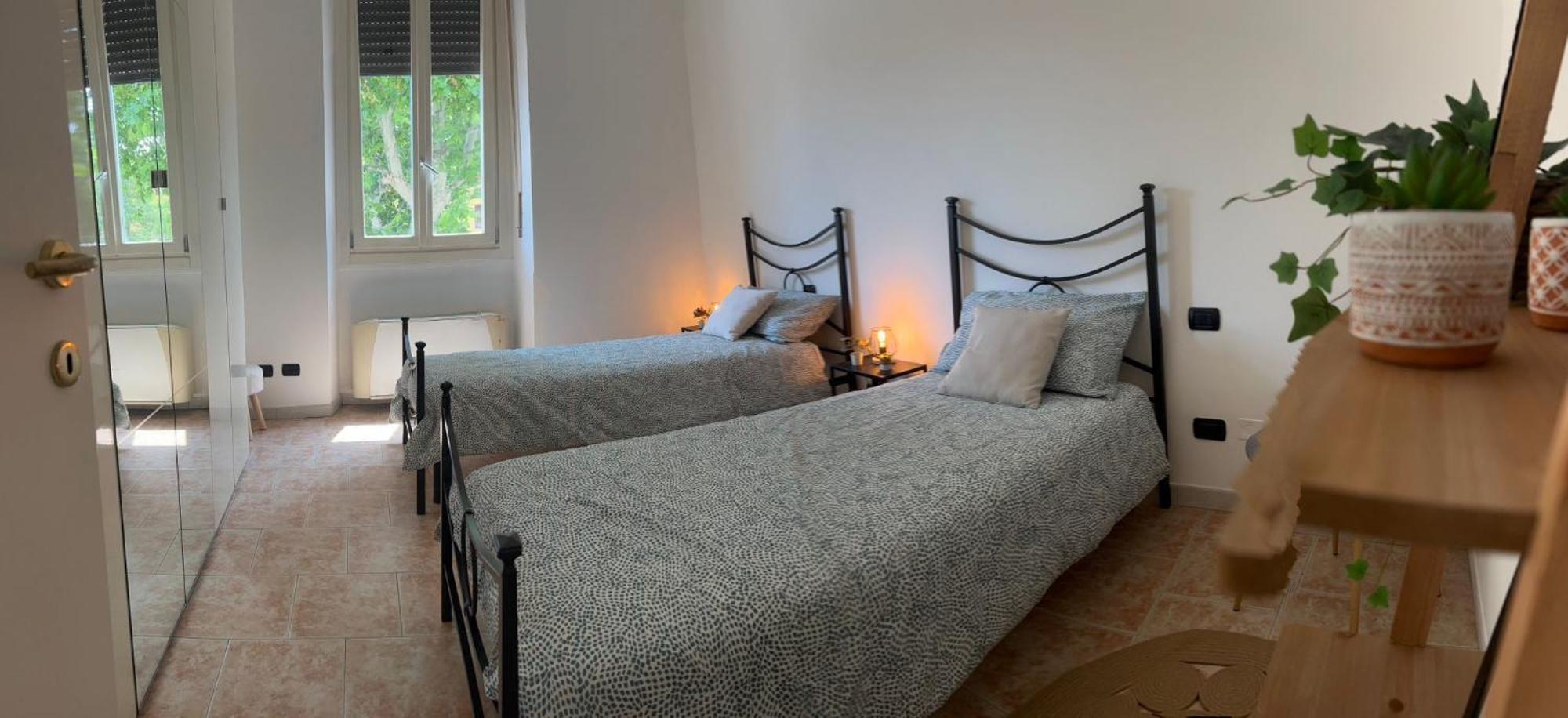 Casa Polly 2 - Ampio E Comodo Appartamento A Voghera Exteriör bild