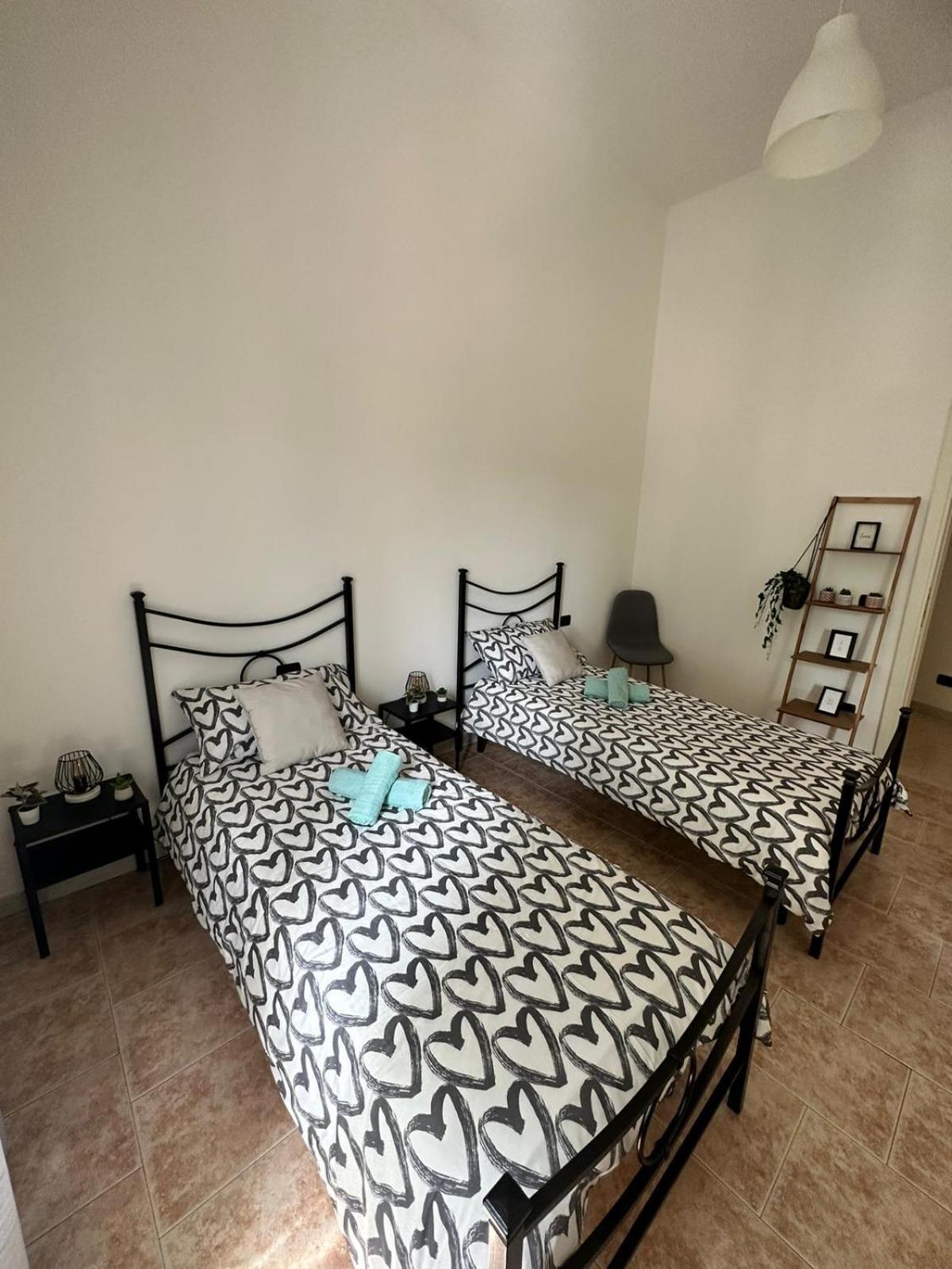 Casa Polly 2 - Ampio E Comodo Appartamento A Voghera Exteriör bild